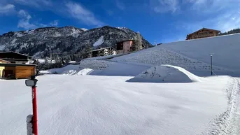 Expose Seltene Gelegenheit - Traumhaftes Grundstück in Lech am Arlberg sucht neuen Eigentümer!