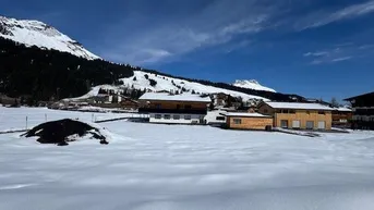 Expose Seltene Gelegenheit - Traumhaftes Grundstück in Lech am Arlberg sucht neuen Eigentümer!