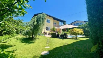 Expose Einzigartiges Einfamilienhaus mit uneinsehbarem Traumgarten und Pool – Wals