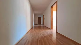 Expose 3-Zimmer Dachgeschosswohnung zu vermieten!