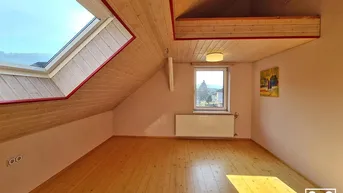 Expose Zweifamilienhaus mit separaten Eingängen, kurzfristig beziehbar