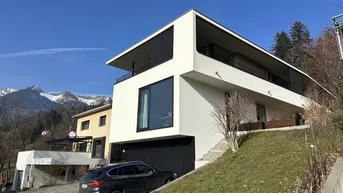 Expose Beeindruckendes Architektenhaus mit Einliegerwohnung!