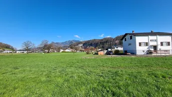 Expose Traumhaftes Baugrundstück am Rande einer Grünzone