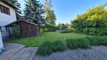 Expose 15 Minuten von Linz!!!Exklusive Haushälfte mit 400 m² Eigengarten und eigenem Pool 