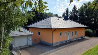 Expose Solider Bungalow in Randlage von Reichenau mit Untergeschoss und zweigeschossiger Garage