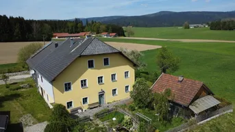 Expose Historisches Anwesen mit großzügigem Wohnhaus und einer riesigen Werkstatt für Handwerker, nahe der Grenze zu Bayern.