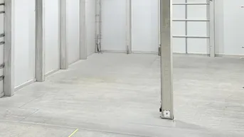Expose Moderne Lagerfläche ideal für ruhige Paletteneinlagerung