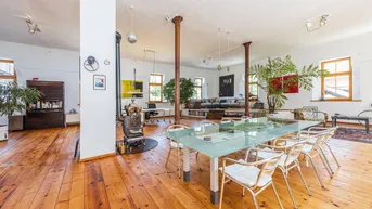 Expose Erfüllen Sie sich Ihren Wohntraum - einzigartiges Loft mit Garten, Pool und Ausbaupotential