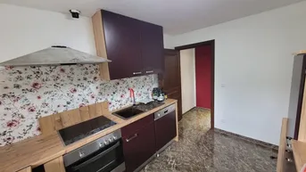 Expose Riesiges Mehrfamilienhaus für 3 Familien - Preis auf Anfrage