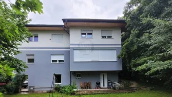 Expose Riesiges Mehrfamilienhaus für 3 Familien - Preis auf Anfrage