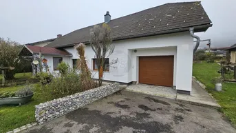 Expose Zwei schöne Bungalows mit großem Garten
