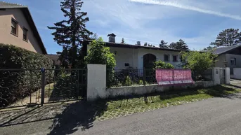 Expose Sommerhäuschen/renovierungsbedürftiges Einfamilienhaus mit liebenswertem Garten, Garage, teilunterkellert