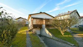 Expose Einfamilienhaus und Garage und traumhaften Sonnengarten - mit großem Potential