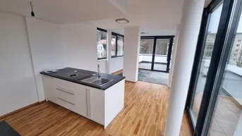 Expose TRAUMHAFTE PENTHOUSEWOHNUNG direkt am Hilmteich | PROVISIONSFREI !!!