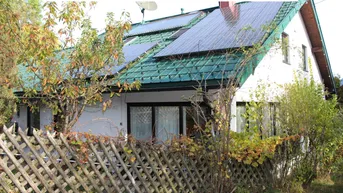 Expose WOHLFÜHL-HAUS MIT EINLIEGERWOHNUNG NEBEN TRAUNSEE GELEGEN!