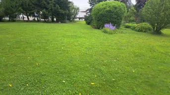 Expose NEUER PREIS !!! Baugrundstück mit gemauerter Gartenhütte in verkehrsgünstiger Lage direkt neben B1 vor Lambach