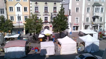 Expose Braunau/Inn: Altbau-Mietwohnung in Braunau, direkt am Stadtplatz - auch als Büro nutzbar !