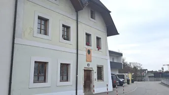 Expose Ertragshaus mit altehrwürdiger Provenienz für Liebhaber von alter Bausubstanz mit kultureller Vergangenheit!