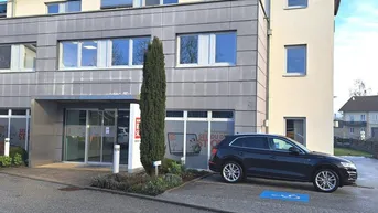 Expose Hier werden Sie gesehen, Top Geschäftsfläche, Büro, Ordination im Erdgeschoß, 5 KFZ Abstellplätze, in der Schärdinger Vorstadt zu vermieten!
