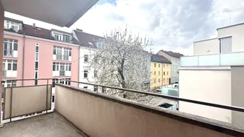Expose Licht, Luft &amp; Lebensqualität – 5 Zimmer am Auberg mit Loggia und Balkon