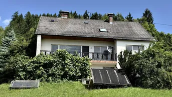 Expose SCHLÜßLBERG | STRAßFELD: Idyllisches Zweifamilienhaus mit großzügigem, sonnigem Garten und beeindruckendem Fernblick!