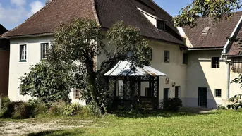 Expose KIRCHDORF: Klassik im Kremstal | Historisches Stadthaus mit Gewölben und parkähnlicher Außenanlage!