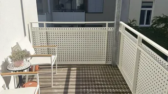 Expose Alles da - Moderne und elegante Altbauwohnung mit Balkon in bester Lage + 1x Garagenplatz und Einbauküche im Preis inkludiert