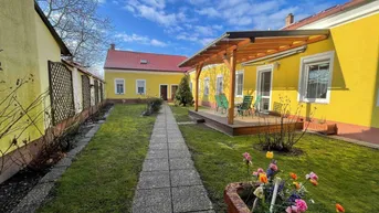 Expose Gepflegtes Haus mit vier Wohnungen - ideal für Großfamilie - 276 m²