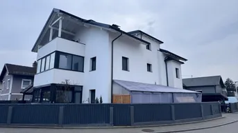 Expose Charmantes Mehrfamilienhaus mit 3 Einheiten - Top Zustand !