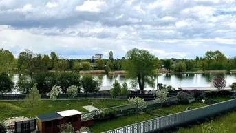 Expose Wunderschöner aussergewöhnlicher Blick direkt auf die Alte Donau mit Zugang zum Schwimmen - 3 Schlafzimmer, 2 Bäder, Tiefgarage - Möblierung möglich (Ablöse)