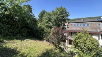 Expose Familiengeeignetes Eckreihenhaus bei der Amerikanischen Schule: 5 Zimmer, und ein Gäste-Studio mit Bad, Garten, Balkon, Garage, viel Platz und Ruhe!