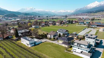 Expose Grundstück in ruhiger Lage in Hall, perfekt für ein Ein- oder Zweifamilienhaus!