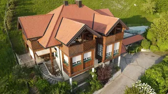 Expose Geräumiges Architektenhaus auf großem Grund mit Seeblick und Badeplatz