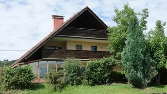 Expose Geräumiges Mehrfamilienhaus mit Seeblick-in 2 Wohnungen teilbar