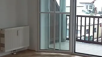 Expose Helle, gut eingeteilte 2-Zimmer-Wohnung mit Balkon und Parkplatz- als Anlage geeignet