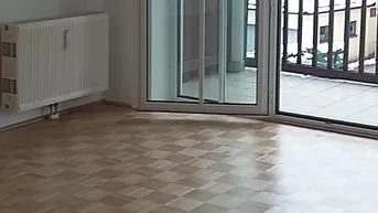 Expose Helle, gut eingeteilte 2-Zimmer-Wohnung mit Balkon und Parkplatz- als Anlage geeignet