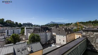 Expose Altstadtjuwel mit Potenzial – 4-Zimmer-Dachgeschosswohnung mit Festungsblick &amp; Dachterrasse in Toplage