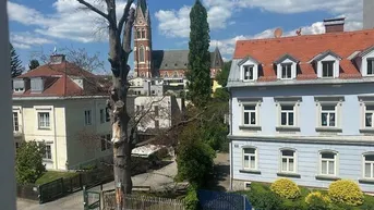 Expose BESTLAGE Herz Jesuviertel, Rarität, schöne Altbauwohnung mit 2 großen Balkonen