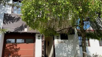 Expose Gepflegtes Doppelhaus mit Pool und Garten in Gießhübl