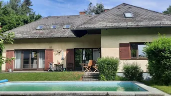 Expose GROSSES EF-HAUS MIT POOL, TENNISPLATZ (BAULANDWIDMUNG) UND ZWEI GARAGEN