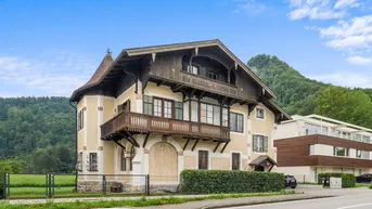 Expose Herrschaftliche Villa am Mondsee mit Zugang zum privaten Badeplatz und eigener Boje