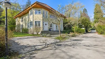Expose Ihr Refugium: Villa an Privatstraße inklusive zusätzlichem Baugrund