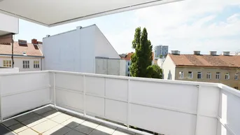Expose Helle 2-Zimmer-Wohnung mit Balkon