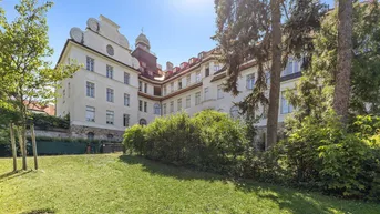 Expose Stilvolle Rarität: Altbauresidenz mit Edelstahlpool, Privatpark und Spa-Bereich