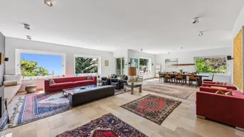 Expose Repräsentative 5-Zimmer-Residenz im Grünen – Terrasse, Pool &amp; Toplage vereint