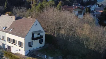 Expose teilsaniertes Doppelhaus mit Keller und Garage auf schönem großem Grundstück zu verkaufen