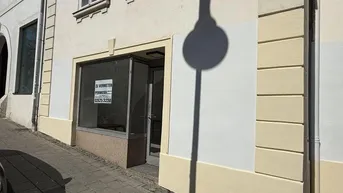 Expose Geschäftslokal mit schönem Gewölbe in stark frequentierter Lage am Domplatz zu vermieten