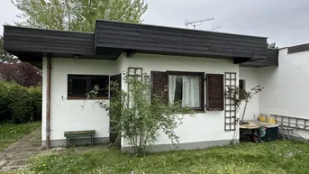 Expose UFERPARZELLE - kleines massives Ferienhäuschen mit privaten Uferbereich auf Pachtgrund