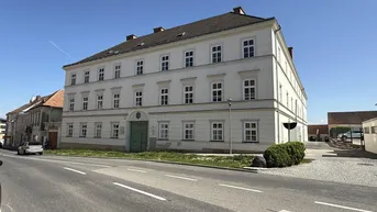 Expose großzügige Büroräumlichkeiten in einem wunderschönen historischen Gebäude zu vermieten