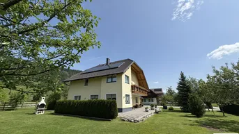 Expose Zweifamilienhaus - Wohnglück im Grünen